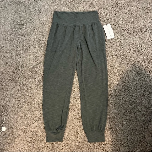 Athleta Pants & Jumpsuits Nwt Athleta Salutation Jogger Poshmark